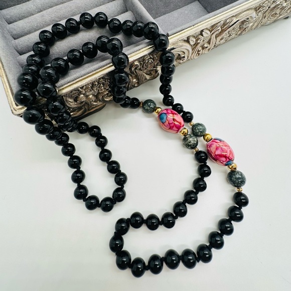 Vintage Black Onyx Bead Necklace - Picture 13 of 13